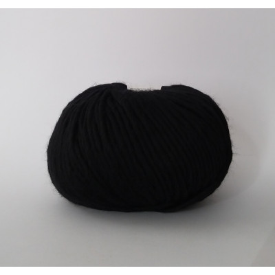 Young and trendy solid 35